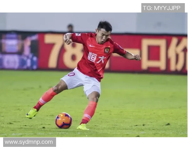 恒大足球明星女友的生活揭秘与爱情故事分享