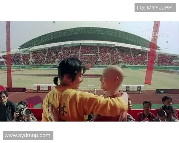 少林足球的传奇与幽默结合,带你领略武术与足球的完美碰撞与精彩瞬间 少林足球的传奇与幽默结合,带你领略武术与足球的完美碰撞与精彩瞬间