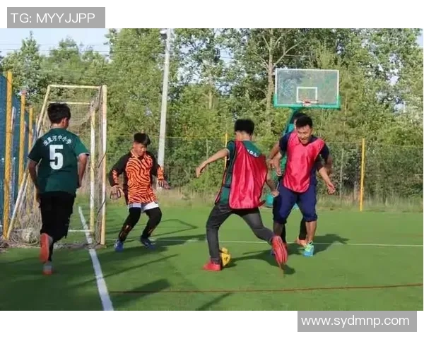 提升足球运动员膝关节稳定性与灵活性的训练方法与技巧解析 提升足球运动员膝关节稳定性与灵活性的训练方法与技巧解析