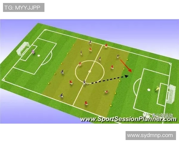 足球挖空现象解析与对策探讨如何提升球队整体表现与战术灵活性