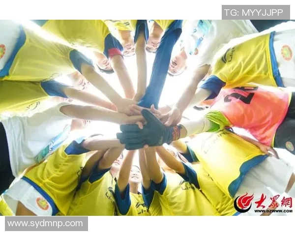 青梅竹马的足球梦在绿茵场上绽放青春的激情与友谊 青梅竹马的足球梦在绿茵场上绽放青春的激情与友谊